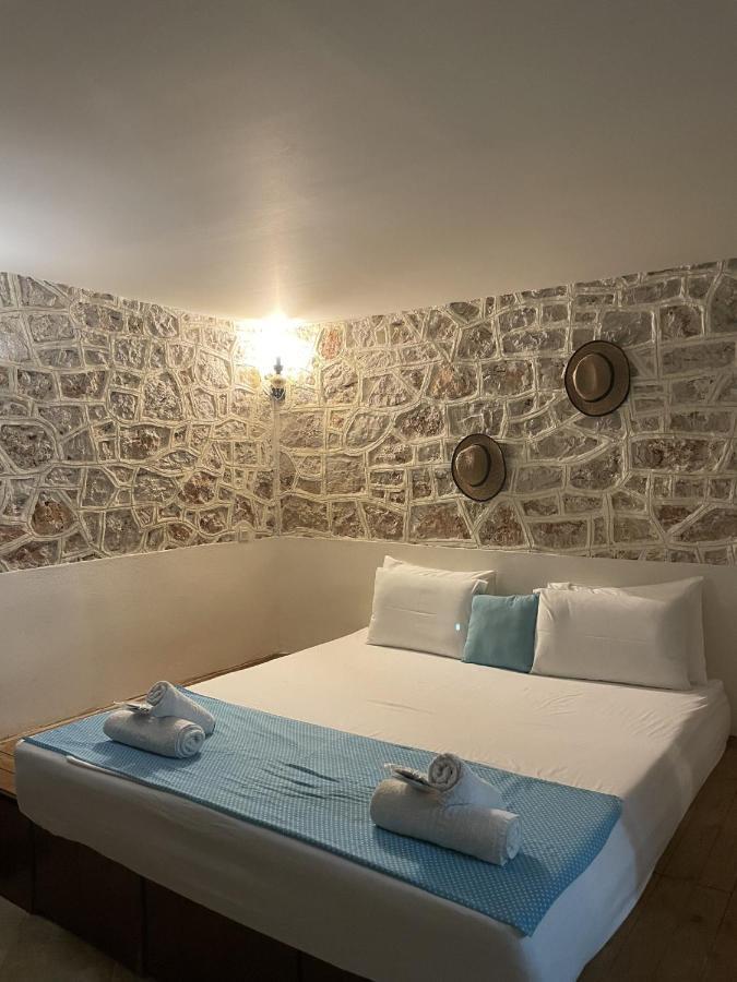 Marina Castellana Studios II Chalki Town Ngoại thất bức ảnh