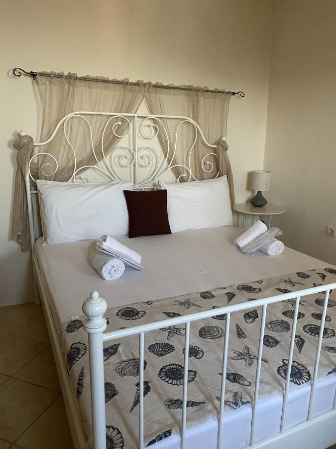 Marina Castellana Studios II Chalki Town Ngoại thất bức ảnh