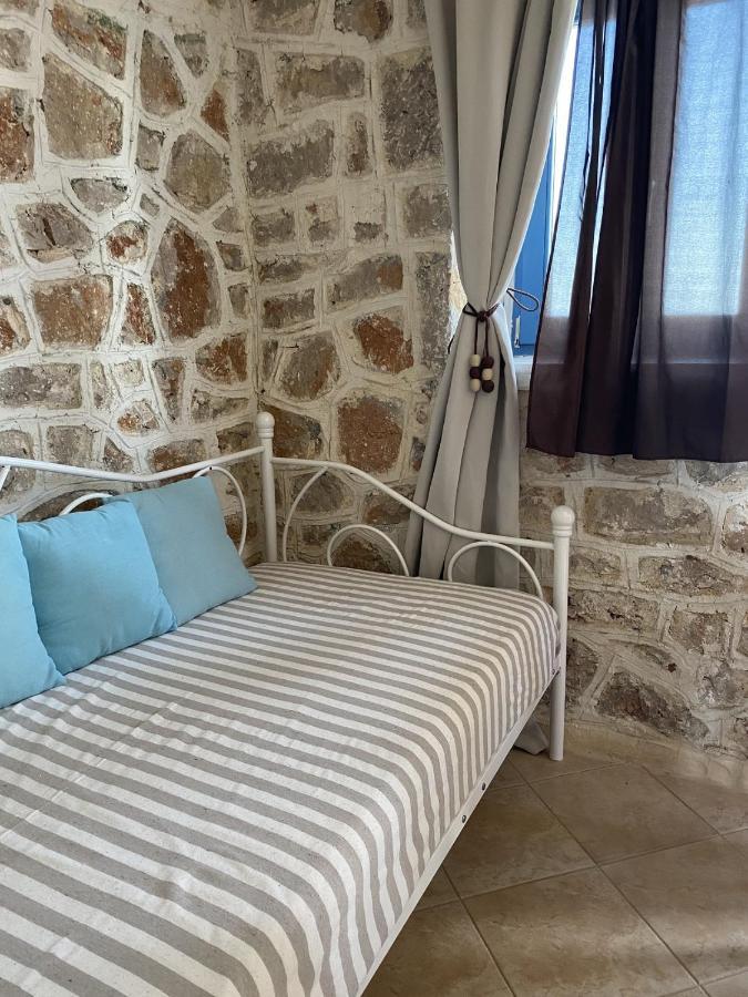 Marina Castellana Studios II Chalki Town Ngoại thất bức ảnh