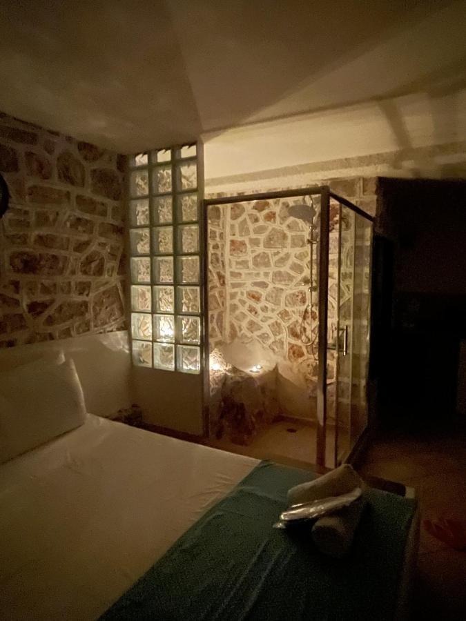 Marina Castellana Studios II Chalki Town Ngoại thất bức ảnh